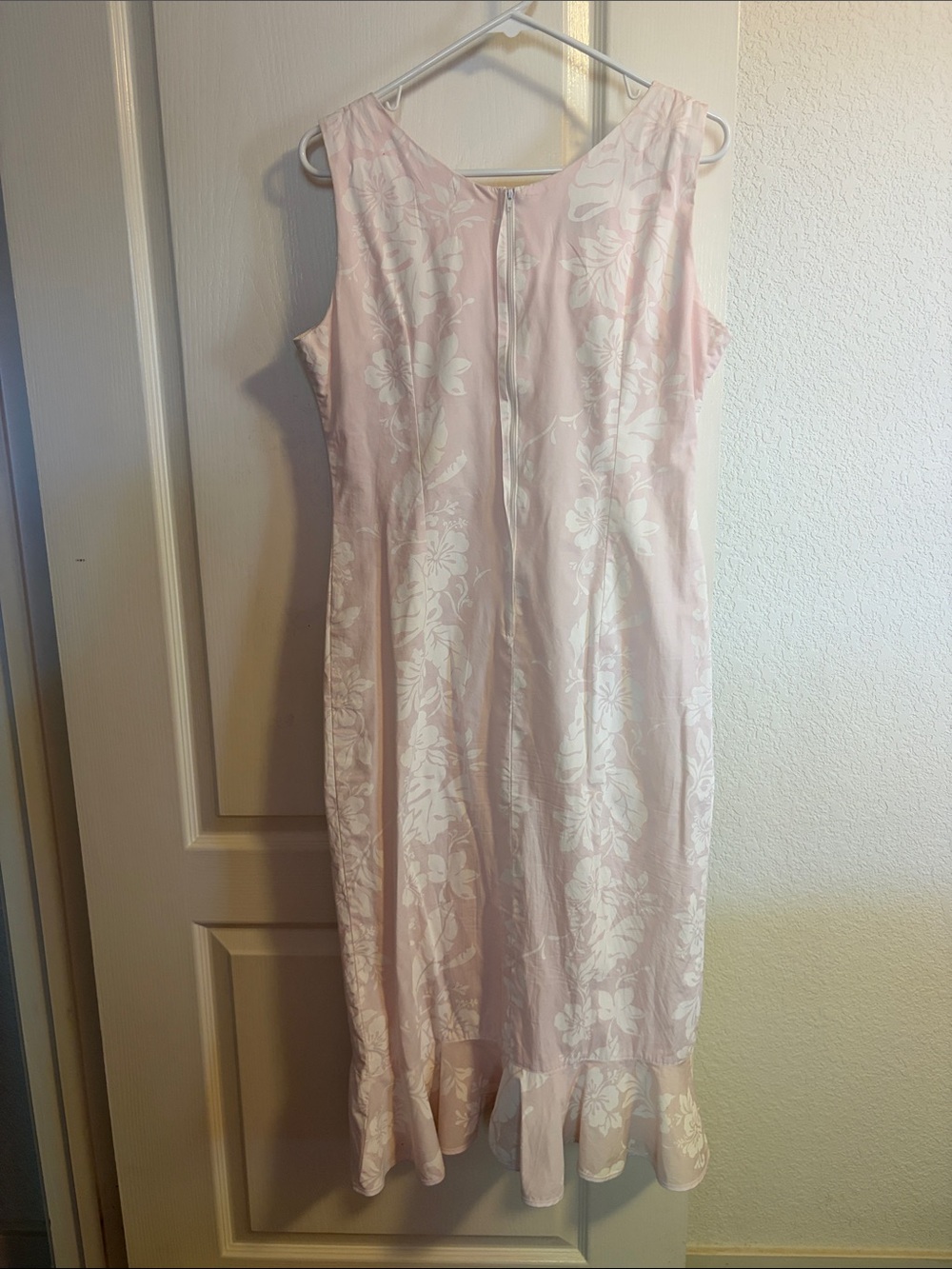 Sleeveless Pink Floral High-Low Dress - Picture 2 of 6